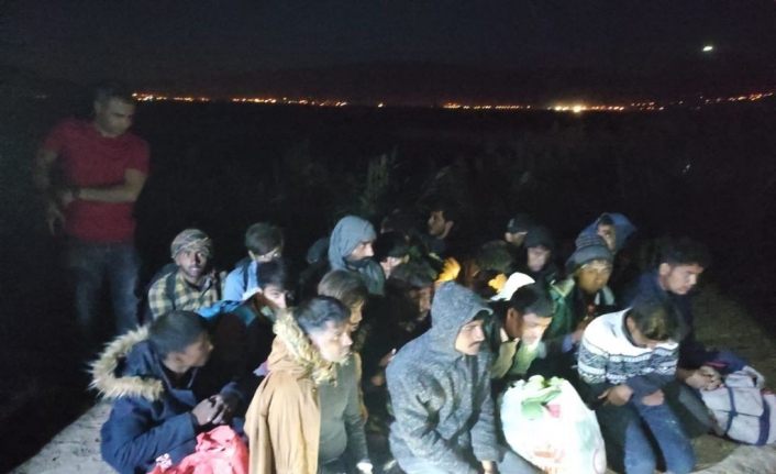 Muradiye’de 27 düzensiz göçmen yakalandı