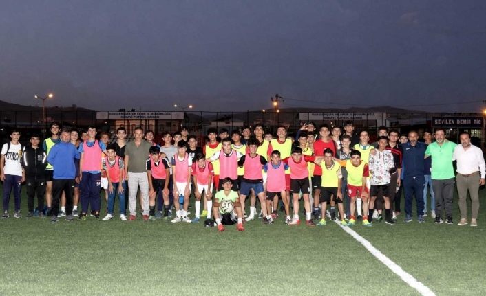 Van Büyükşehir Belediye Spor Kulübü’nün futbol takımları çalışmalara başladı