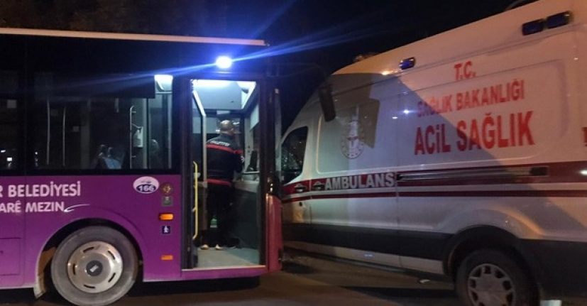 Van’da ambulans belediye otobüsü ile çarpıştı: 2 yaralı