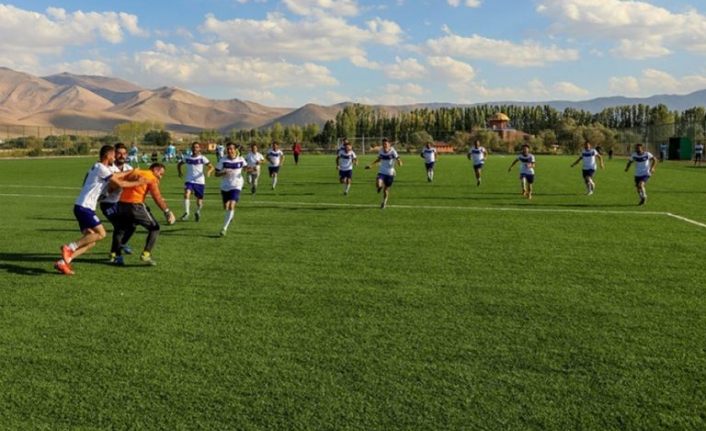 Gürpınar’da mahalleler arası futbol turnuvası final maçı