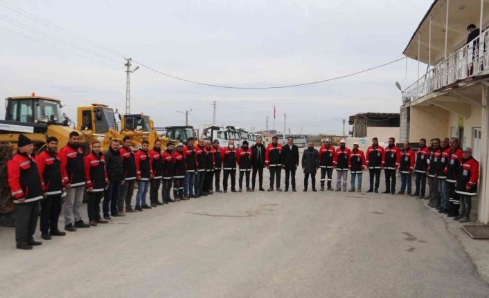 Edremit Belediyesi 22 iş makinesi ve 63 personelle kışa hazır