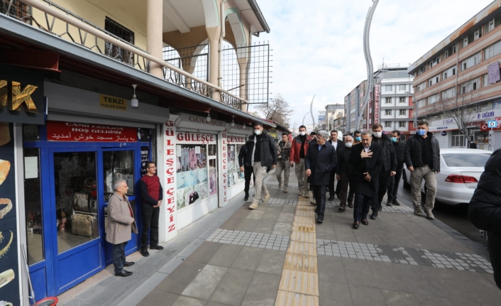 Vali Bilmez Ve Milletvekili Arvas çarşı esnafını gezdi