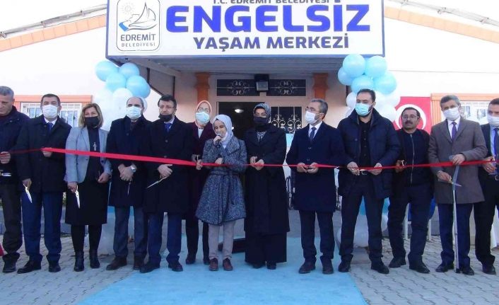 Edremit Belediyesi Engelsiz Yaşam Merkezi açıldı