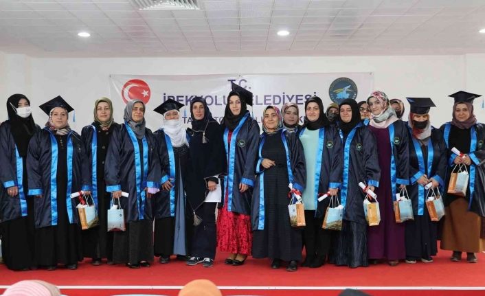 İpekyolu’nda kadınların mezuniyet coşkusu devam ediyor