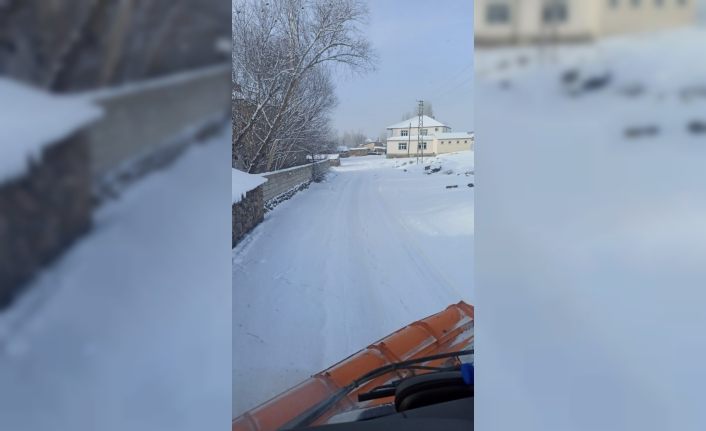 Muradiye Belediyesinden karla mücadele çalışması