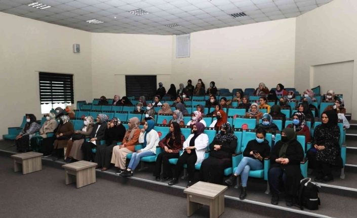 Van Büyükşehir Belediyesi kadın seminerlerini sürdürüyor