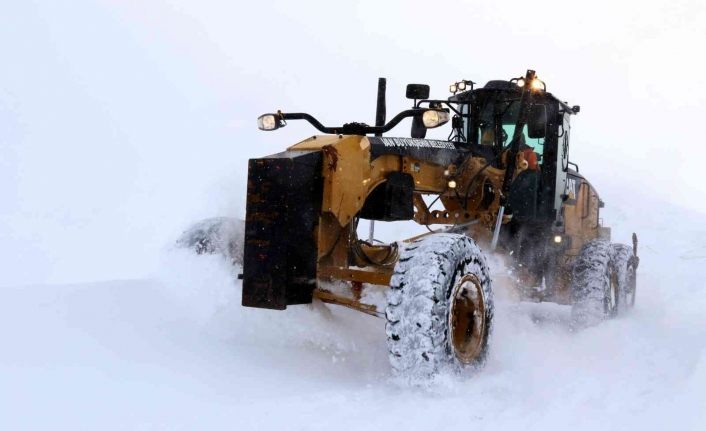 Van’da 109 yerleşim yerinin yolu ulaşıma kapandı