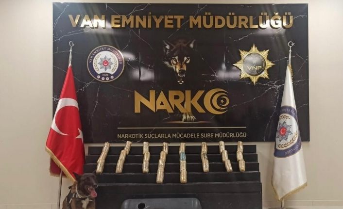 Yakıt deposundaki 15 kilo eroin Magnum’a takıldı