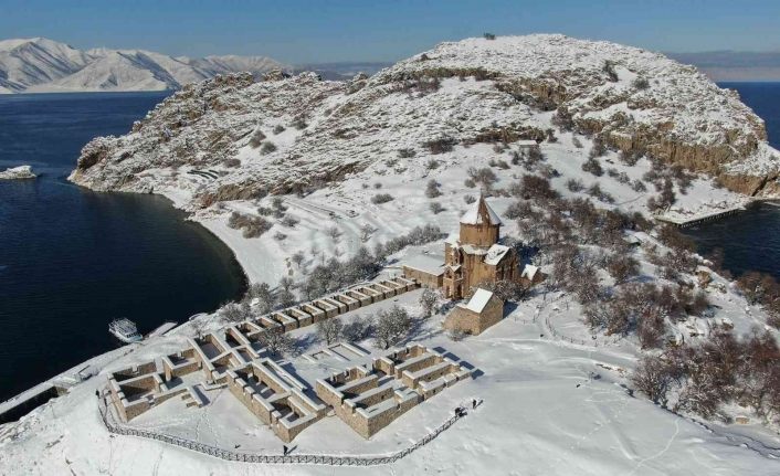 Akdamar Adası’nı 2021’de 90 bin kişi ziyaret etti