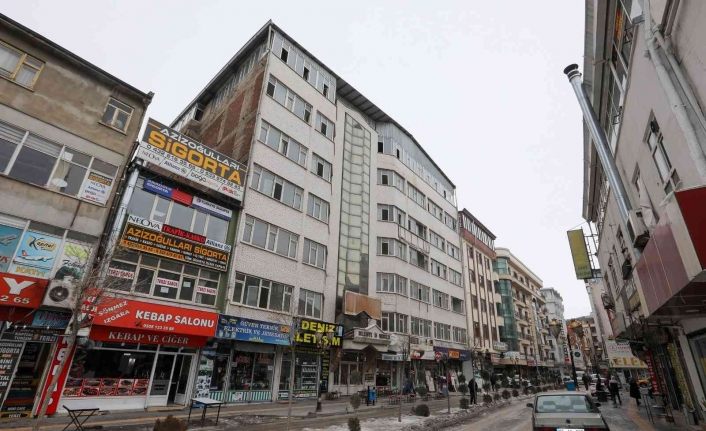 Van Büyükşehir Belediyesinin hasarlı iki hizmet binası için yıkım kararı