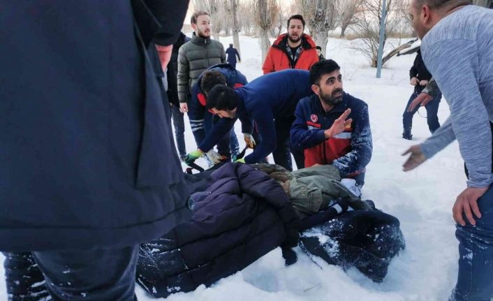 Van Kalesi’nde kendini boşluğa bırakan kız tedavi altına alındı
