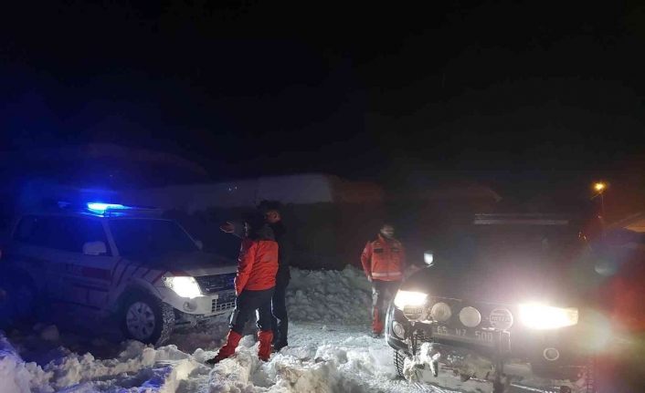 Van’da sağlık çalışanlarının zorlu kış nöbeti devam ediyor