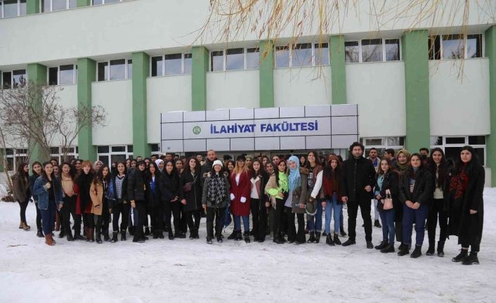 Başkaleli öğrencilere Erzurum gezisi