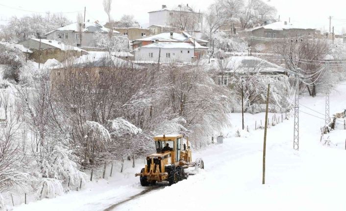 Van Büyükşehir Belediyesinden başarılı kar mesaisi