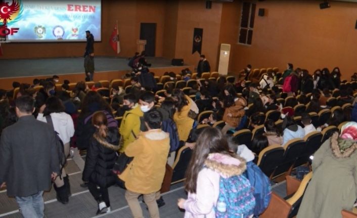 Van’da 2 bin öğrenci "Kesişme: İyi ki Varsın Eren" filmini izledi