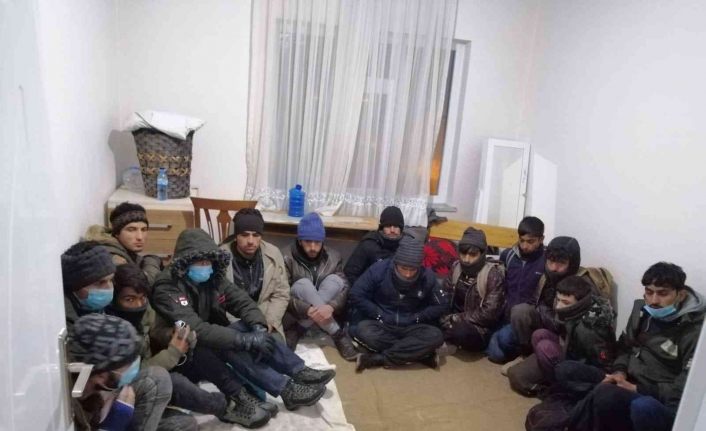 Van’da bir evde 55 kaçak göçmen yakalandı