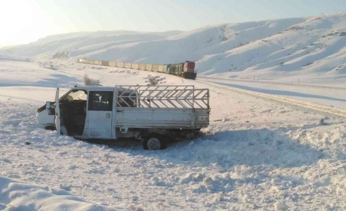 Van’da hemzemin geçitte trafik kazası; 1 yaralı