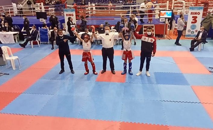 Vanlı kick boksçulardan 5 Türkiye şampiyonluğu