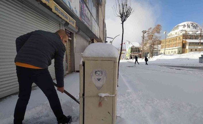 Başkale’de 37 yerleşim yerinin yolu ulaşıma kapandı