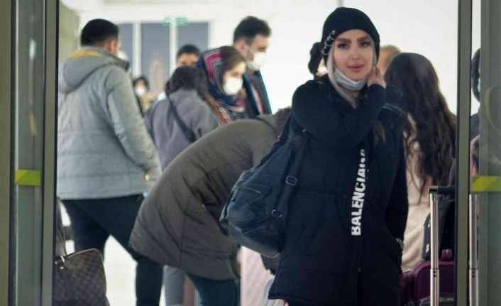 İranlı turistler Nevruz için Van’a akın etmeye başladı