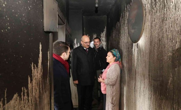 Kaymakam Aydın’dan evi yanan ailelere ziyaret