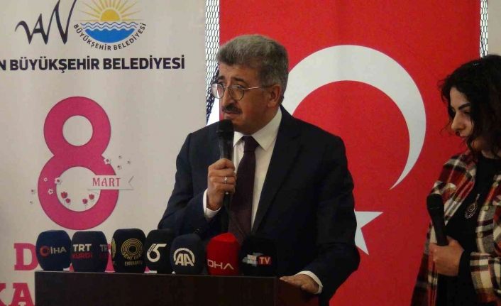 Van Valisi Bilmez: “Hiçbir neden savaşları meşru kılamaz”