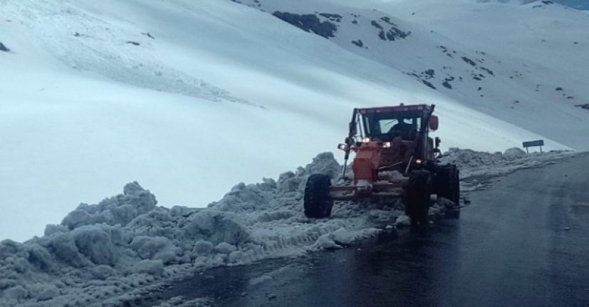 Van’da 109 yerleşim yerinin yolu ulaşıma kapandı