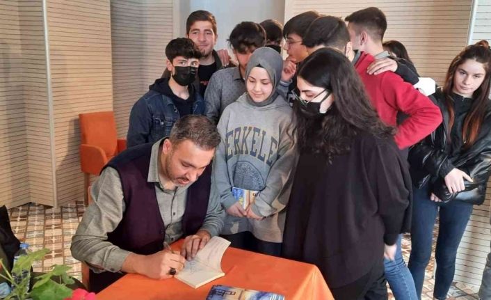 Yazar Hakan Pütün’den "Canınız Cennete" şiir ve türkü programı