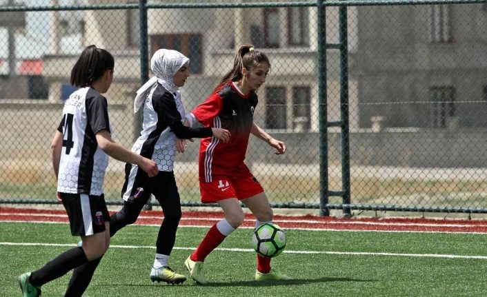 Büyükşehir Belediyesi Kadın Futbol Takımı’ndan 11 gollü skor