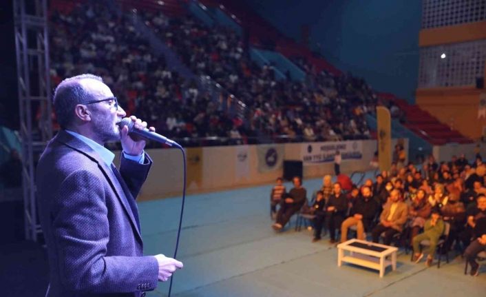 İlahi sanatçısı Ömer Karaoğlu Vanlılarla buluştu