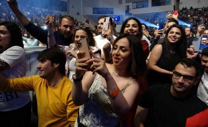 İranlılar Van’da ’Ebi’ konseriyle coştu