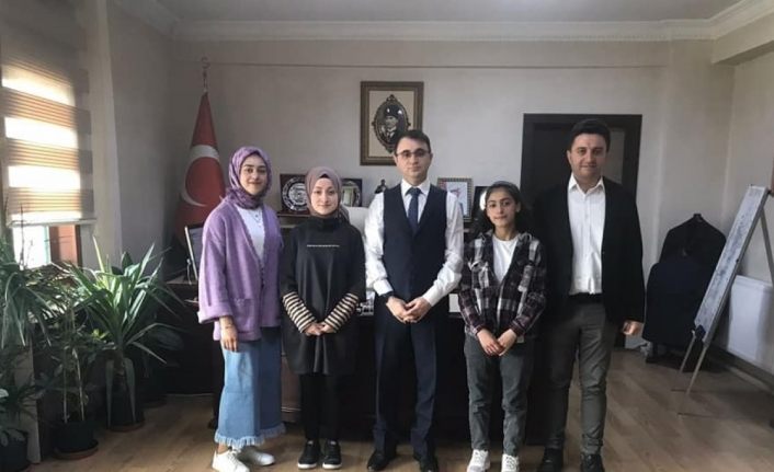 Kaymakam Nasır dereceye giren öğrencileri ağırladı