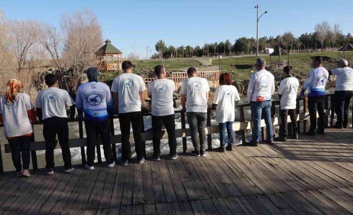 Van Gölü Aktivistleri, inci kefali nöbeti tuttu