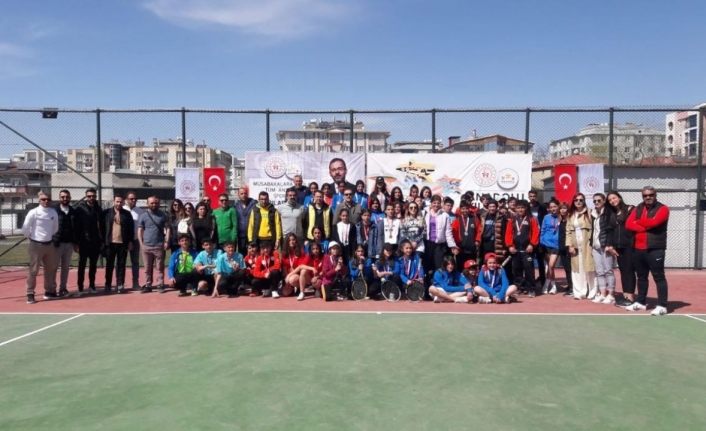 Van’da Anadolu Yıldızlar Ligi Tenis Grup Müsabakaları sona erdi