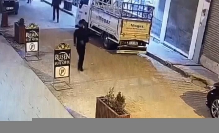 Van’daki kapkaç ve hırsızlık olayı kameralara takıldı