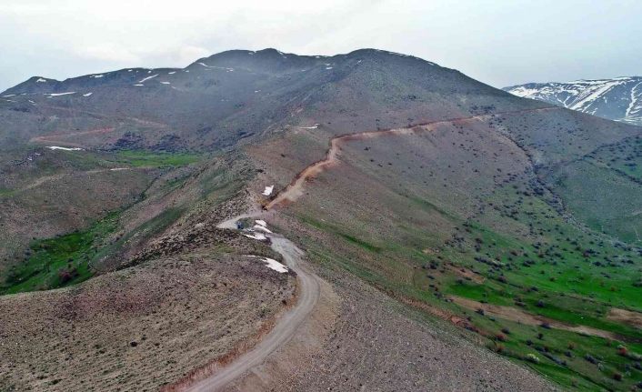 Erciş’te yarım asırdır ekilemeyen araziler ekilme başlandı