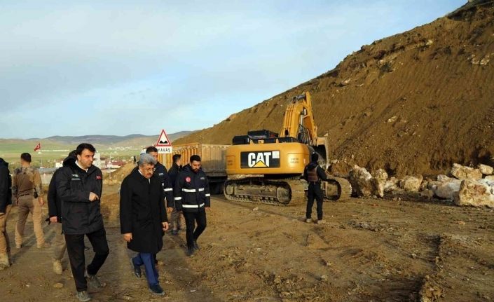 Heyelan sonrası başlatılan çalışmalar devam ediyor