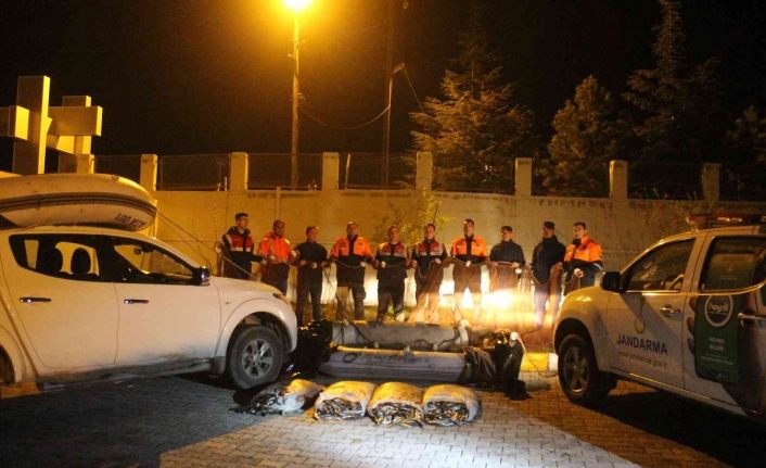 Jandarma Van’da kaçak avlanan 3 ton canlı inci kefali ele geçirdi