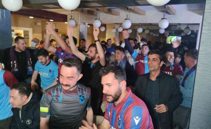 Trabzonspor taraftarları Van’ı inletti