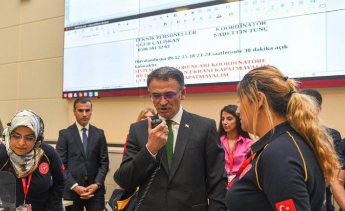Vali Dr. Ozan Balcı telsizle sağlık çalışanlarına seslendi