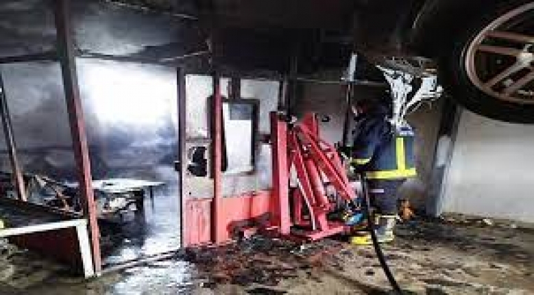 Van oto sanayi sitesinde iş yeri yangını
