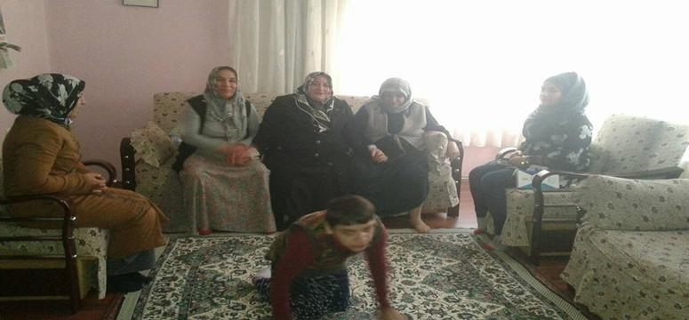AK Partili kadınlardan engellilere ziyaret