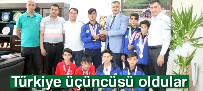 Vanlı badmintoncular Türkiye üçüncüsü oldu