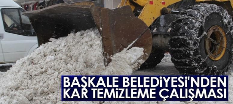 Başkale Belediyesinden kar temizleme çalışması