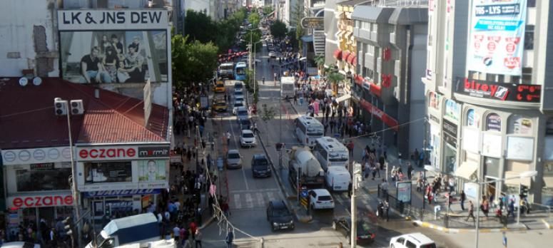 Cumhuriyet Caddesi toplu taşıma araçlarına kapatıldı
