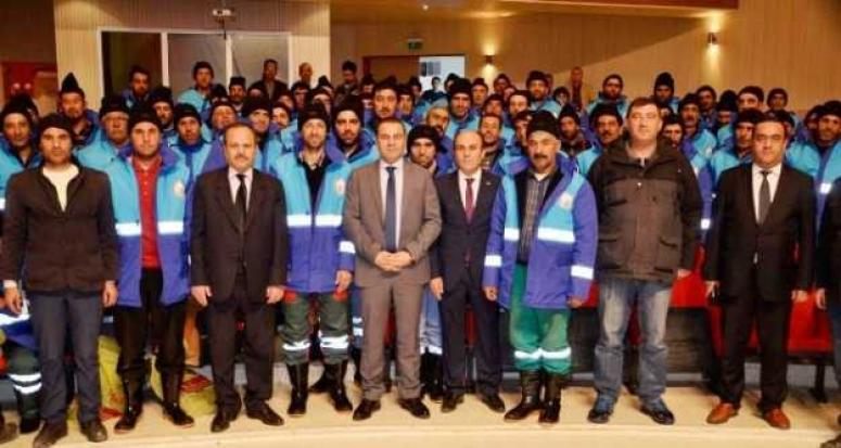 Başkan Vekili Yaşar, temizlik emekçilerini unutmadı