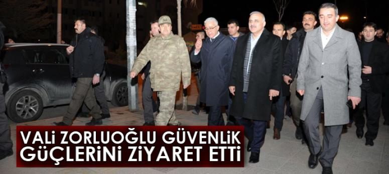 Van Valisi Zorluoğlu, yeni yıla nöbete giren güvenlik güçlerini ziyaret etti