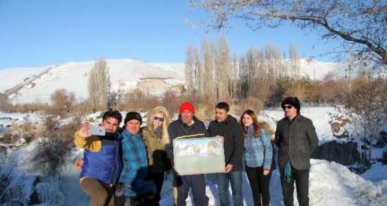 Yönetmen Ceylan, Muradiye Şelalesini görüntüledi