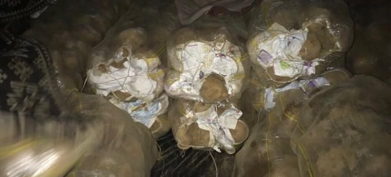 Patates çuvalları arasında 17 bin paket kaçak sigara ele geçirildi