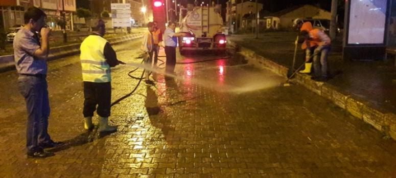  Çaldıran Belediyesinden sabunlu suyla yol yıkama